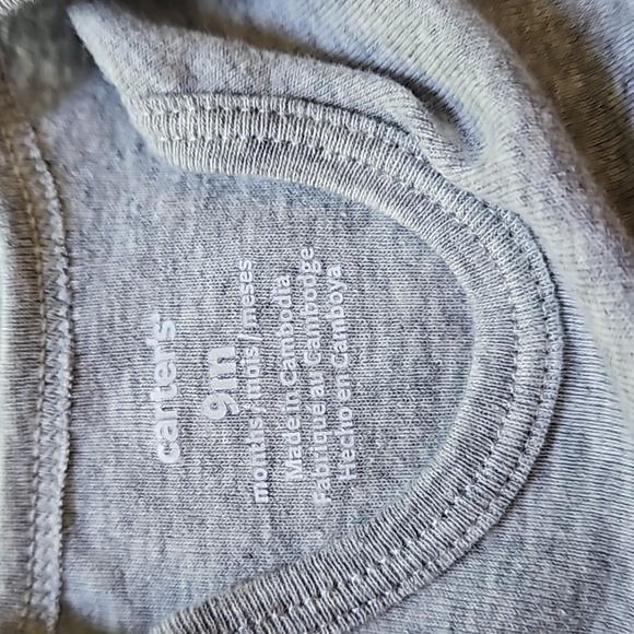 Set of Two Carters 9 Mos Baby Onesies - Picture 3 of 3